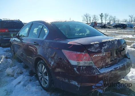 2010 Honda Accord 2.4 Lx z USA, uszkodzony, nr VIN 1HGCP2F3XAA158624